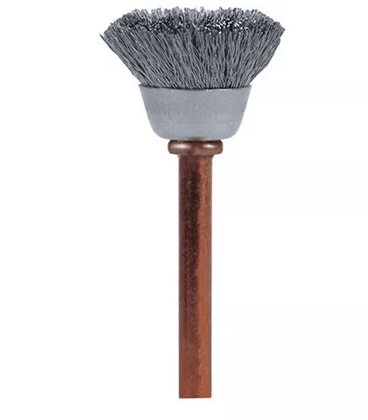 D77