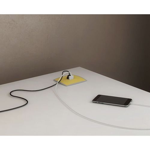 Caixa de Mesa Preta com 2 Usb 5v 2.1a Qtmov