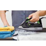 Ferro de Passar a Vapor com Anti Gotejamento FX2700 127V Black-Decker ambiente 58517_04.jpg