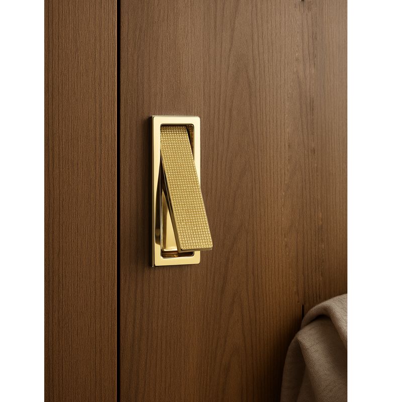Puxador Piano de Embutir Pequeno Gold Zen 64549_01