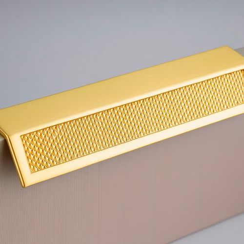 Puxador Citizen 96mm 45º Gold Zen